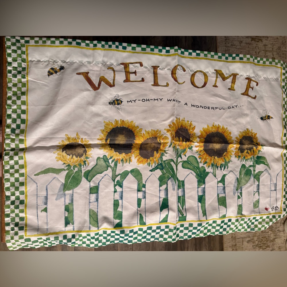 Susan Branch Green Checkered Welcome Flag Sunflowers